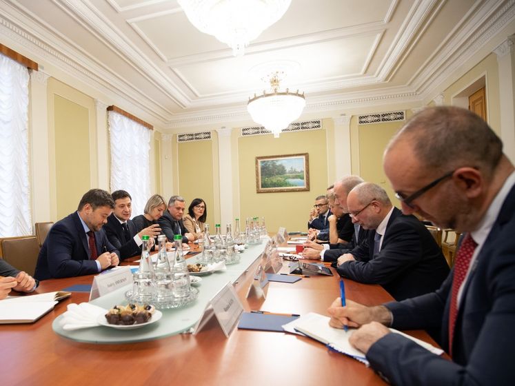 ﻿Зеленський обговорив із послами країн G7 реформи в Україні 