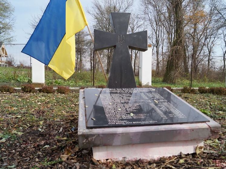 В Польше надругались над могилами украинских солдат