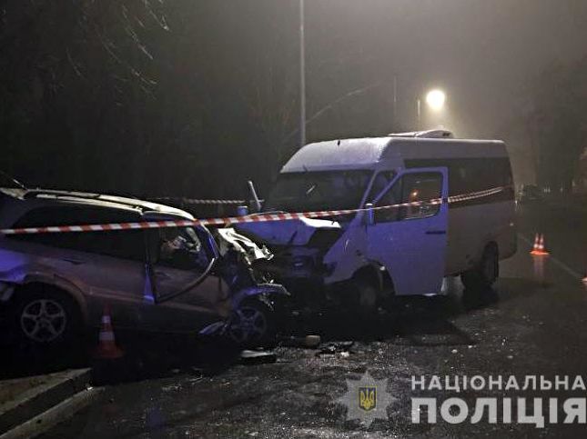 ﻿У Києві сталася ДТП із легковим авто й мікроавтобусом, є загиблі та постраждалі – поліція