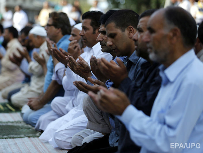 В оккупированном Крыму имамов предупредили, что традиционные молебны могут оказаться вне закона &ndash; СМИ