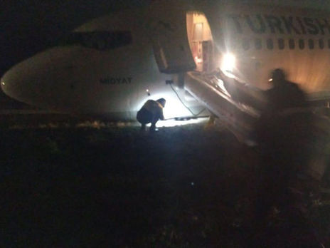 В Одессе Boeing 737 cо 136 пассажирами совершил жесткую посадку