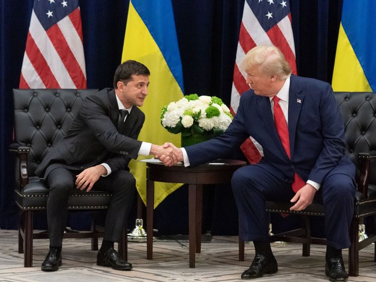 США заблокировали помощь Украине после июльского разговора Трампа и Зеленского &ndash; СМИ