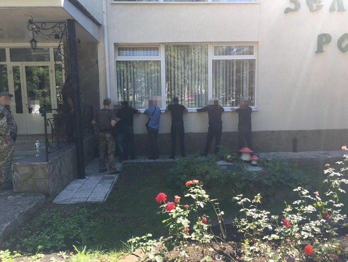 Аброськин заявил, что задержанные накануне представители криминального мира не заинтересовали полицию