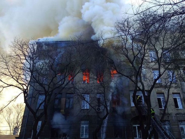 Пожар в Одессе. Погиб один человек, 27 пострадали, судьба 14 неизвестна – ГСЧС