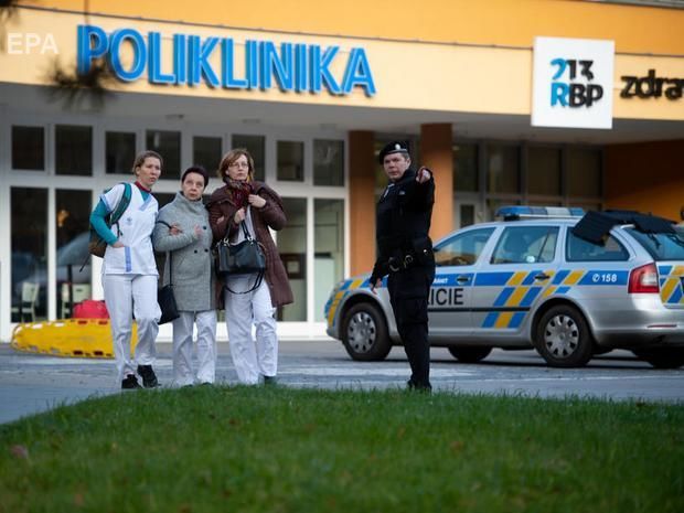 Полиция Чехии подтвердила гибель шести человек во время стрельбы в клинике Остравы