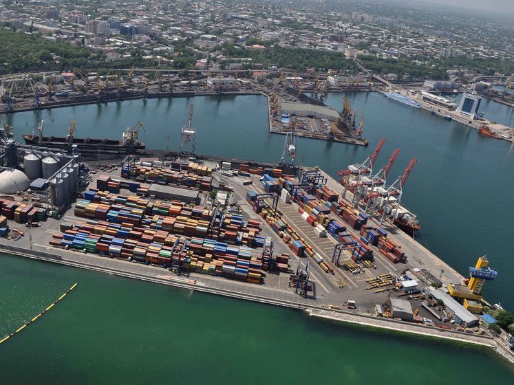 Портовики Одессы и Черноморска выразили недоверие руководителю Администрации морских портов