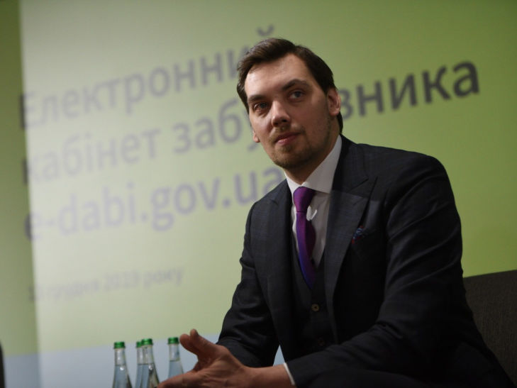 Кабмин Украины запускает онлайн-реестр акцизных марок для алкоголя и сигарет