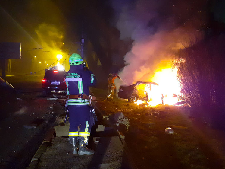 ﻿У Дніпрі загорівся автомобіль після ДТП, водій загинув