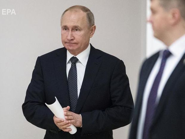 Путин подписал закон о временном запрете на выезд из РФ для экс-сотрудников ФСБ