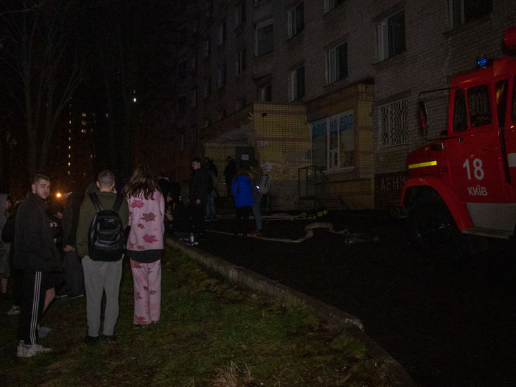 В Киеве горело общежитие, эвакуировали более 300 студентов