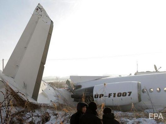 В Казахстане из-за авиакатастрофы отменили более 100 рейсов компании Bek Air