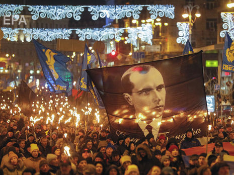 В Киеве прошло факельное шествие в честь Бандеры. Фоторепортаж
