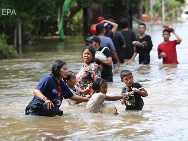 ﻿В Індонезії 19 людей стали жертвами повені 