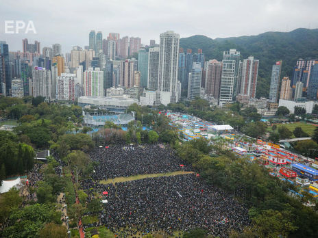Під час новорічних протестів у Гонконзі затримали майже 400 осіб
