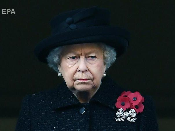 Королева Елизавета II высказала соболезнования в связи с крушением самолета МАУ в Иране