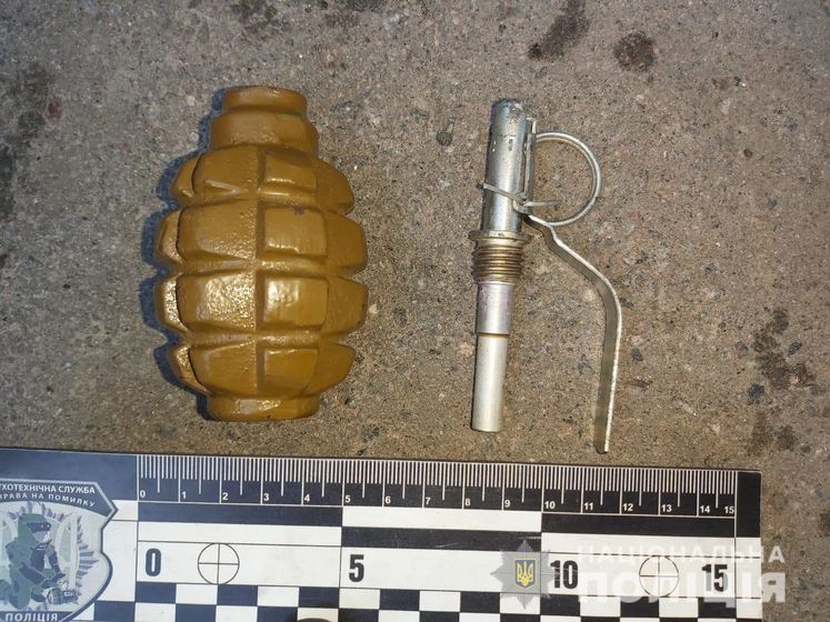 В Харькове мужчина на работе угрожал взорвать гранату, дома у него изъяли арсенал боеприпасов