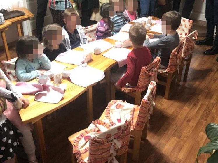 В Киеве удерживали 11 детей в незаконном детском саду – полиция