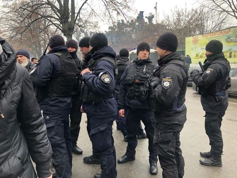 В Киеве полицейские устроили массовую проверку документов возле мечети – муфтий