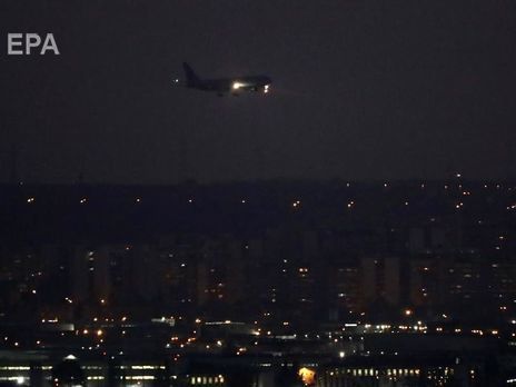 ﻿Boeing 767 приземлився в Мадриді з пошкодженим двигуном. Відео