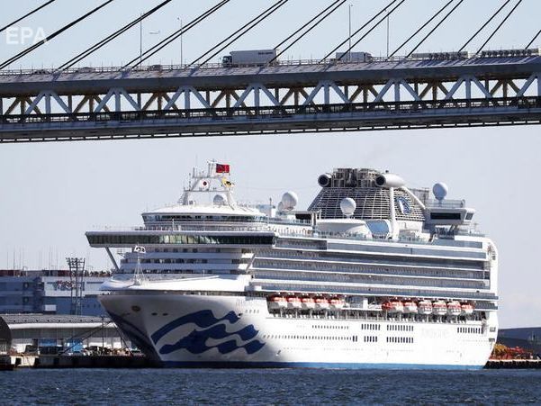 ﻿У МОЗ України підтвердили, що на круїзному лайнері біля берегів Японії на коронавірус захворіло двоє українців 
