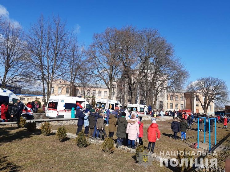 В Киевской области в школе распылили слезоточивый газ, 16 детей госпитализировали