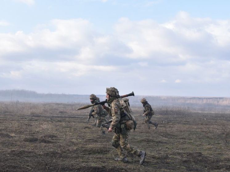 ﻿На Донбасі поранено одного українського військового, зафіксовано активність снайперів бойовиків