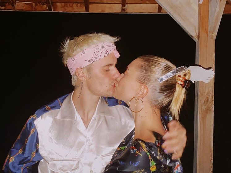 Жена Бибера обнародовала видео первого свадебного поцелуя