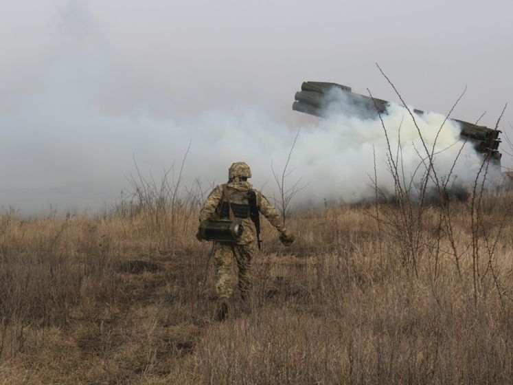 ﻿Доба на Донбасі. Бойовики 11 разів відкривали вогонь, поранено українського військового