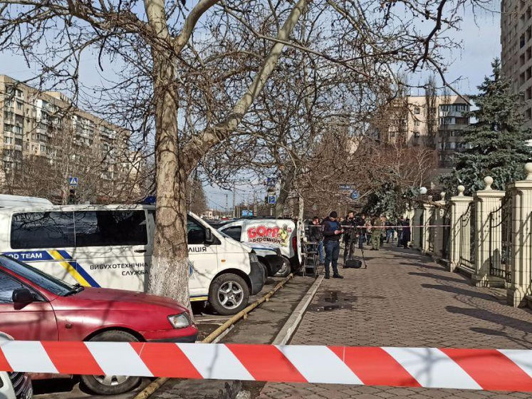 В Одессе подозреваемый в убийстве взял в заложники судей и угрожал гранатой