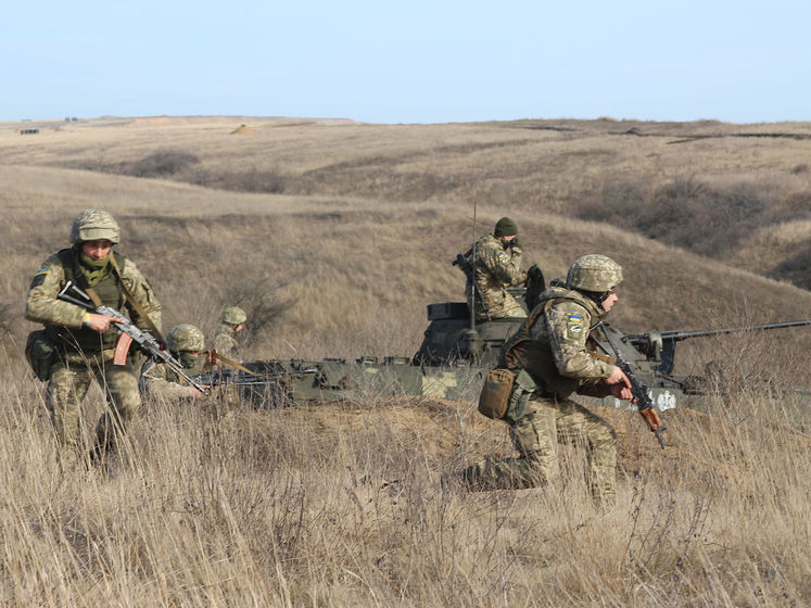 ﻿Троє українських військових постраждали на Донбасі – штаб ООС