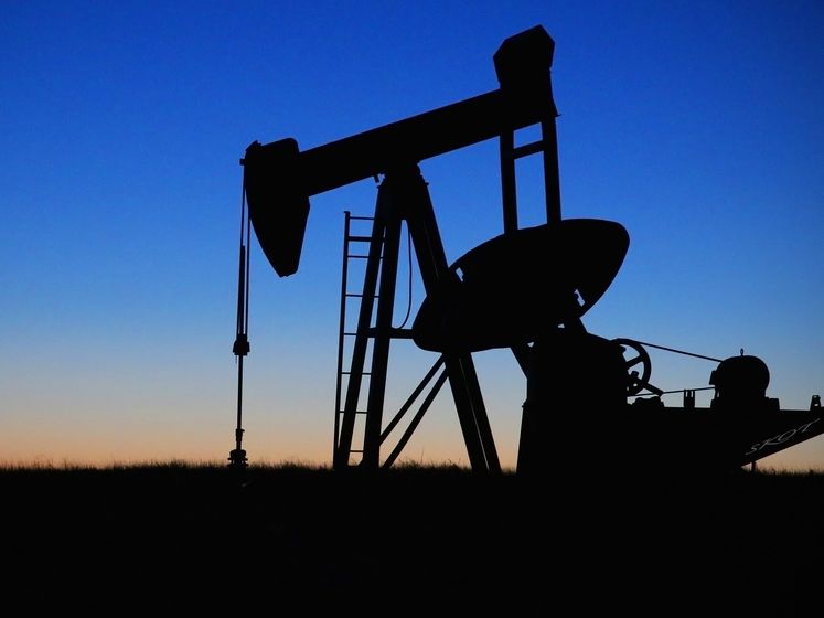 В ОПЕК согласовали крупнейшее за 12 лет сокращение добычи нефти из-за коронавируса