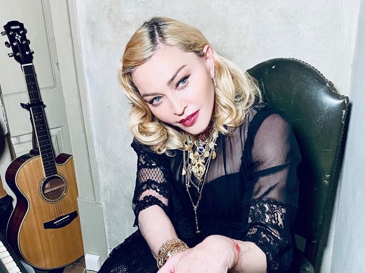 Мадонна прервала гастроли в Париже из-за эпидемии коронавируса