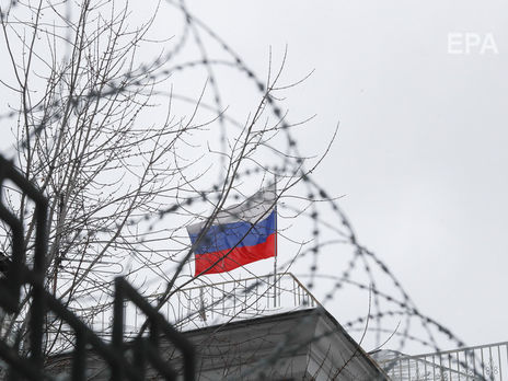 ﻿Росія планує евакуювати своїх громадян з України. У посольстві заявили, що охочі вже є