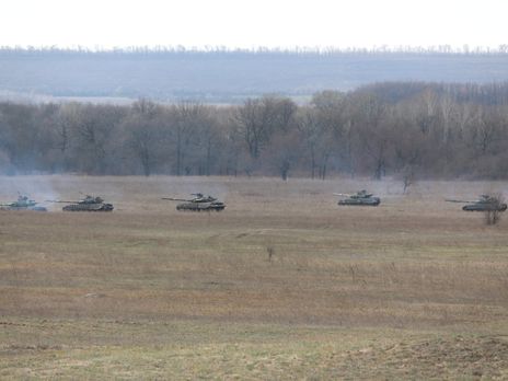 ﻿Доба на Донбасі. Бойовики 14 разів обстріляли позиції українських військових і поранили місцеву жительку