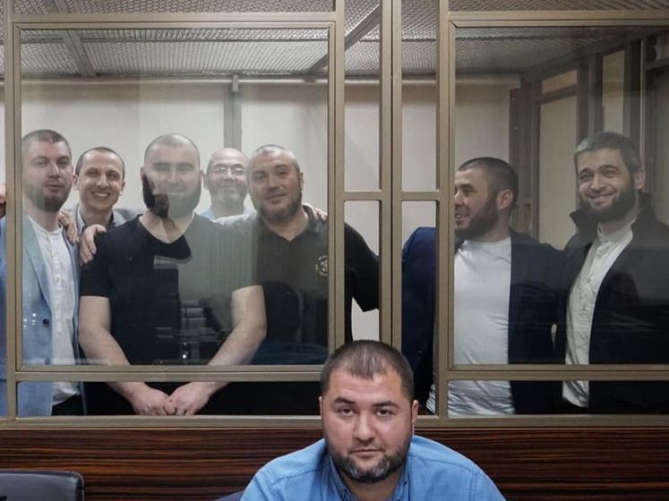 Дело "Хизб ут-Тахрир". Восьмерым крымским татарам продлили арест