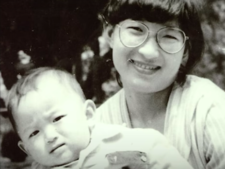 Семья из Китая спустя 32 года поисков нашла похищенного сына