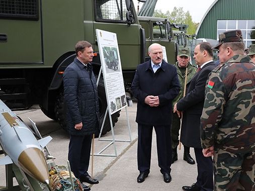 ﻿"Не треба перед росіянами ставати на коліна". Лукашенко обурився через відмову РФ надати полігон для випробування білоруських ракет