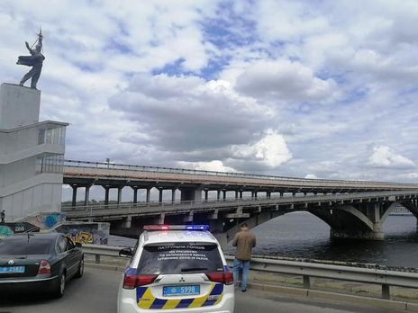 Крищенко: Против мужчины, угрожавшего взорвать мост Метро в Киеве, открыли уголовное производство по статье о ложном сообщении о минировании