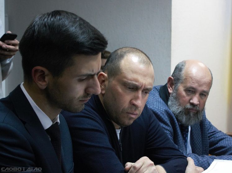 ﻿Антикорупційний суд знову зобов'язав бізнесмена Альперіна не покидати Одесу і здати паспорти