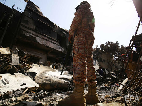 Катастрофа літака в Пакистані. Пілоти обговорювали не посадку, а коронавірус