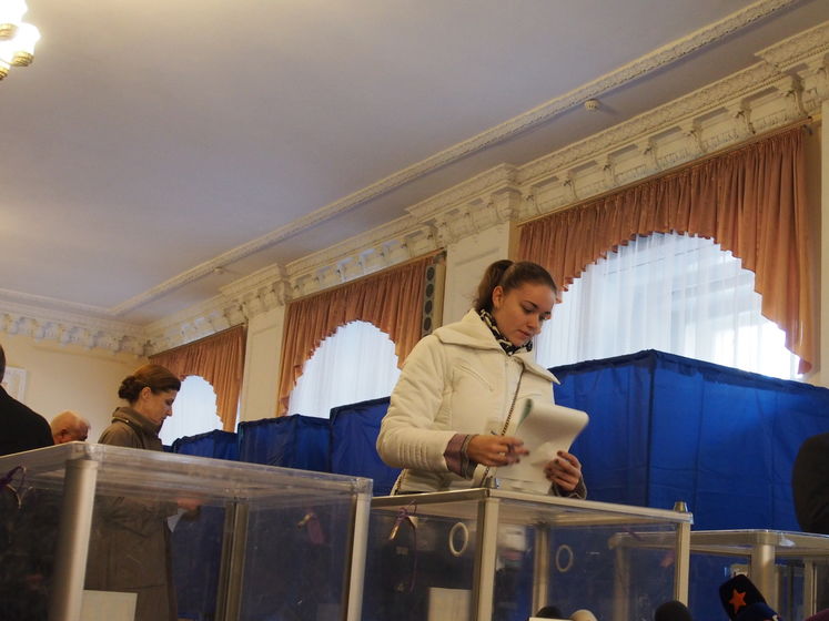 У другий тур виборів президента України вийшли б Зеленський і Бойко – опитування