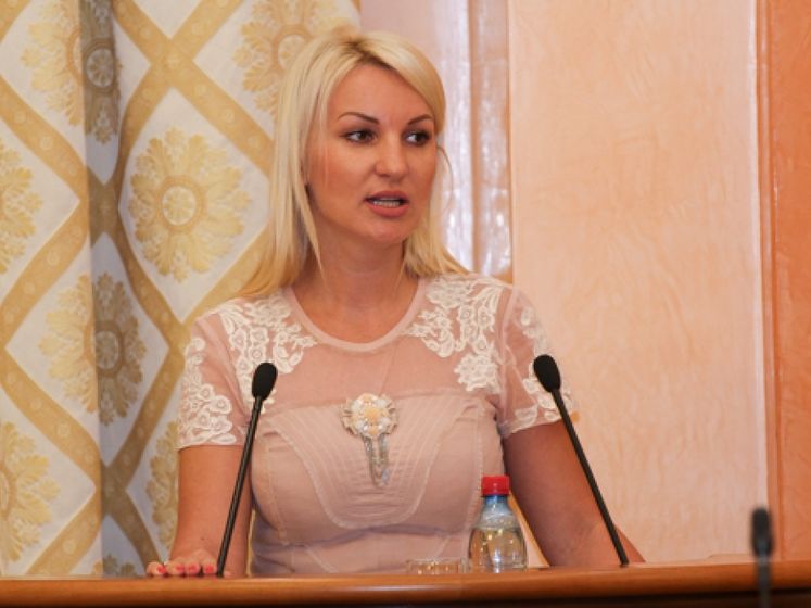 Одеська чиновниця збирає з бізнесменів гроші для закриття кримінальних справ НАБУ – політтехнолог