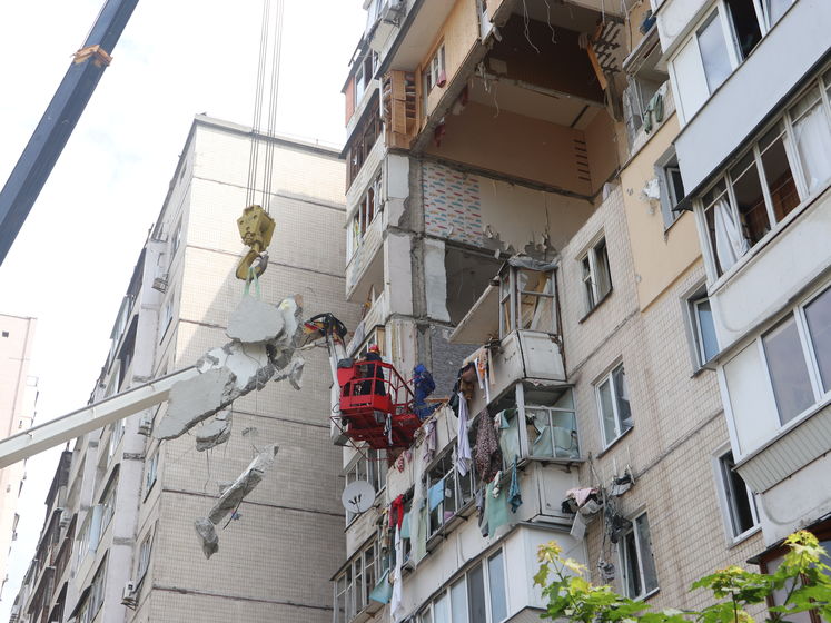 Зеленський: Усі сім'ї, які постраждали від вибуху будинку в Києві, отримали нові квартири