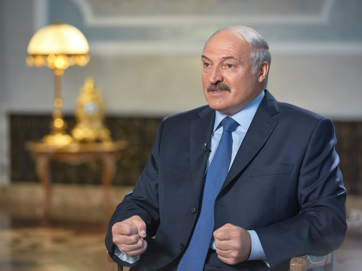 Окружение Лукашенко контактировало с Кремлем о возможности его бегства в Россию – Bloomberg