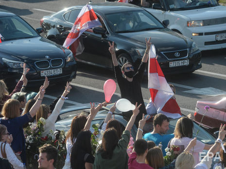 Сотни тысяч митингующих вышли на демонстрации в разных городах Беларуси