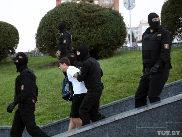 МВС Білорусі повідомило про 400 затриманих у Мінську