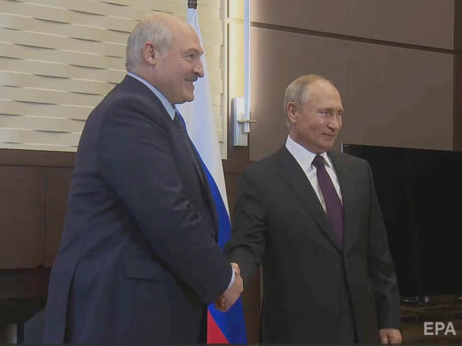 У Кремлі спростували, що Лукашенко просив у Путіна зброю