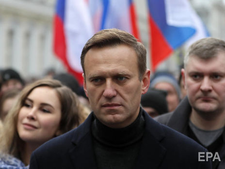 Бутылку со следами яда нашли в гостиничном номере Навального – соратники оппозиционера