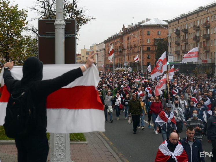 У Білорусі відбулася "народна інавгурація Тихановської": приблизно 100 тис. учасників, понад 260 затриманих