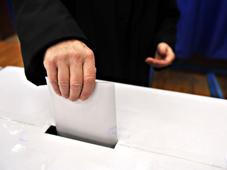 На избирательном участке в Луцке наблюдатель выпрыгнул в окно при подсчете голосов